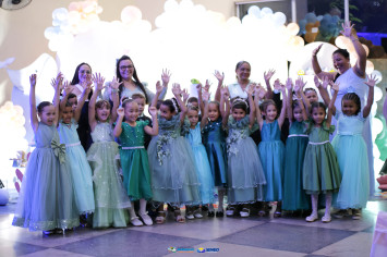 Formatura da Pré-alfabetização da Escola Municipal Brício Luan Queiroz Divino